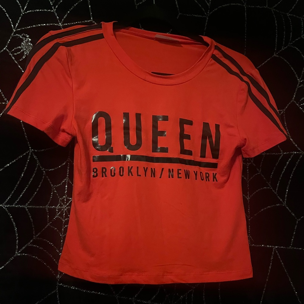 Red and black Queen Crop-Top